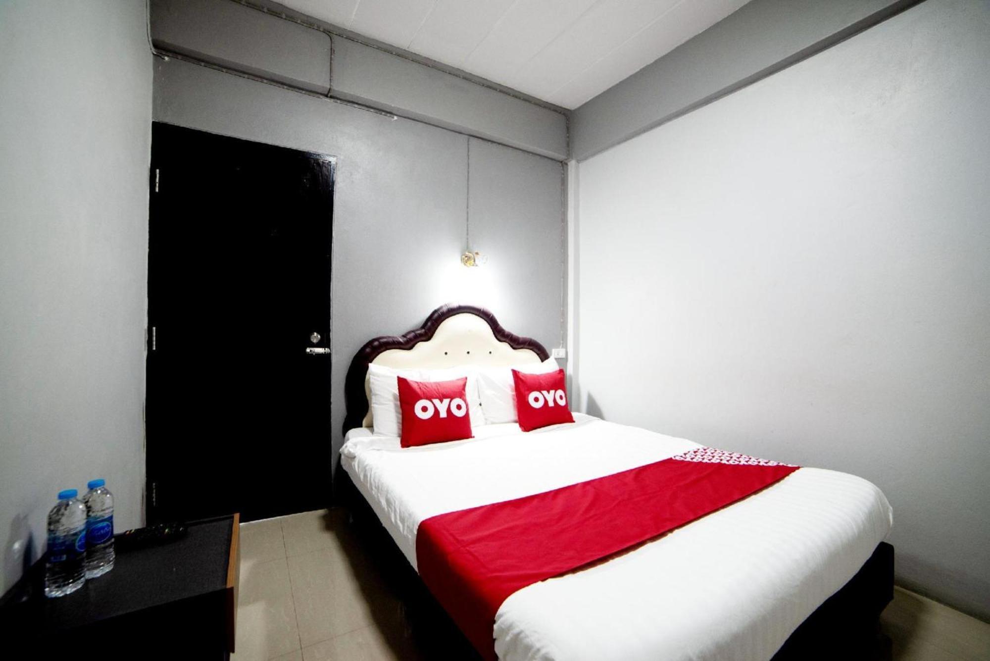 Oyo 465 Krung Kao Traveller Lodge Phra Nakhon Si Ayutthaya Dış mekan fotoğraf
