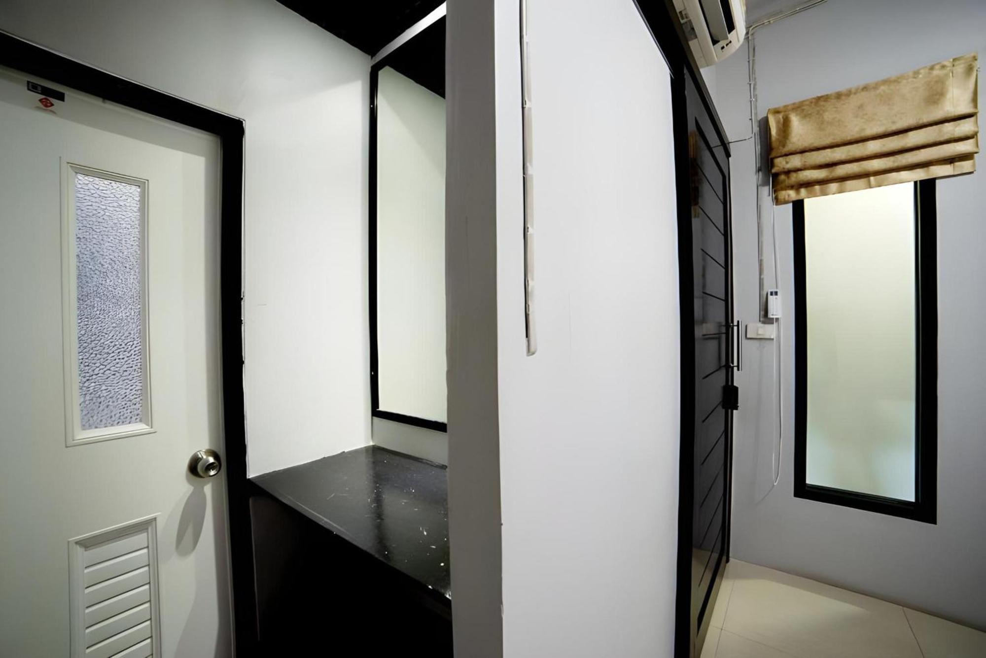 Oyo 465 Krung Kao Traveller Lodge Phra Nakhon Si Ayutthaya Dış mekan fotoğraf