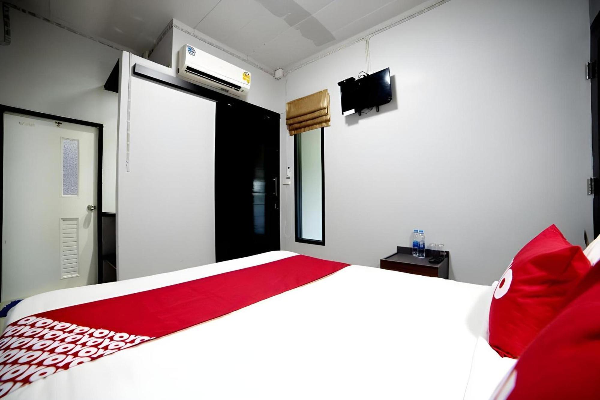Oyo 465 Krung Kao Traveller Lodge Phra Nakhon Si Ayutthaya Dış mekan fotoğraf