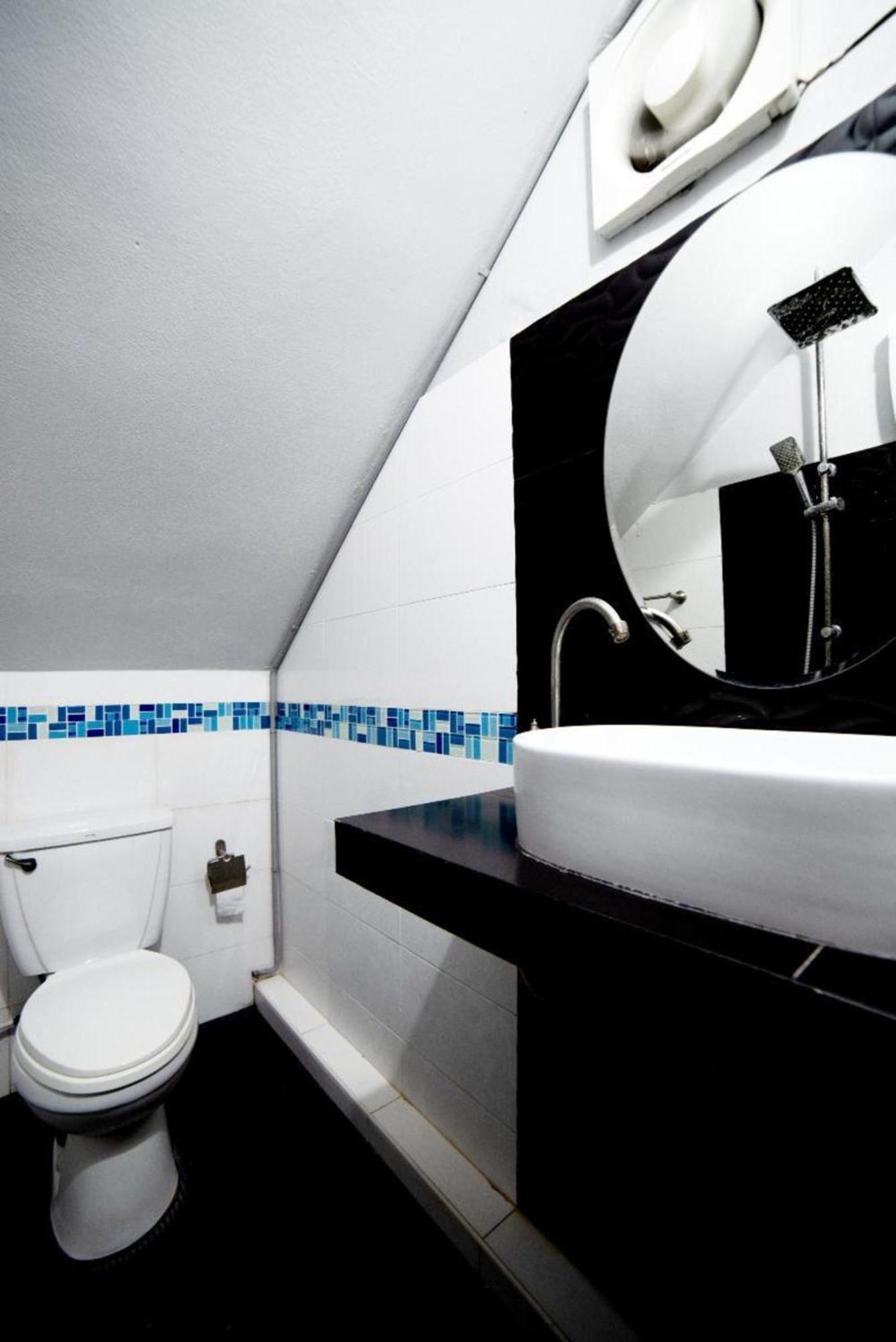 Oyo 465 Krung Kao Traveller Lodge Phra Nakhon Si Ayutthaya Dış mekan fotoğraf
