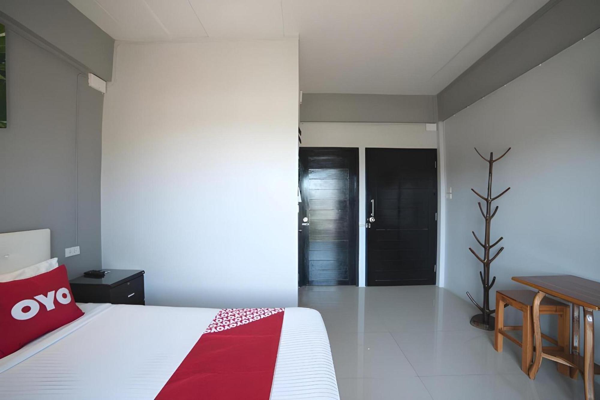 Oyo 465 Krung Kao Traveller Lodge Phra Nakhon Si Ayutthaya Dış mekan fotoğraf