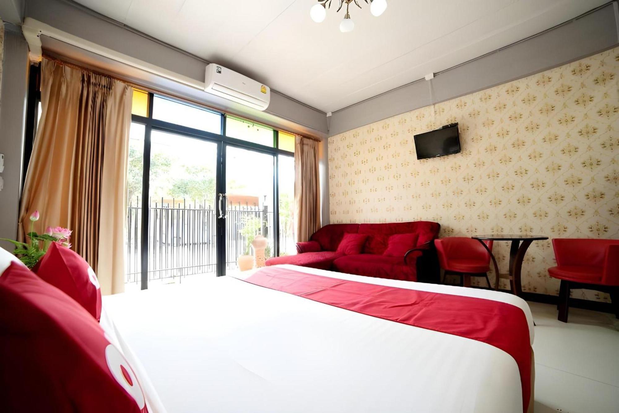 Oyo 465 Krung Kao Traveller Lodge Phra Nakhon Si Ayutthaya Dış mekan fotoğraf