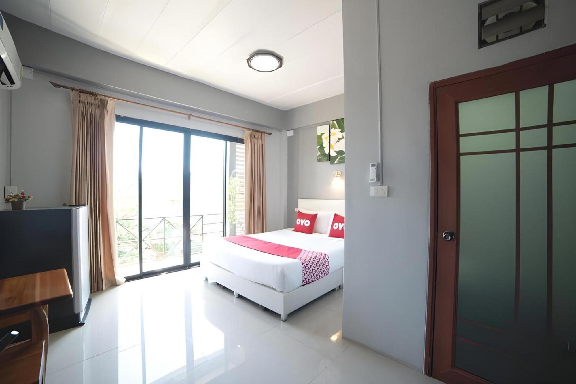 Oyo 465 Krung Kao Traveller Lodge Phra Nakhon Si Ayutthaya Dış mekan fotoğraf
