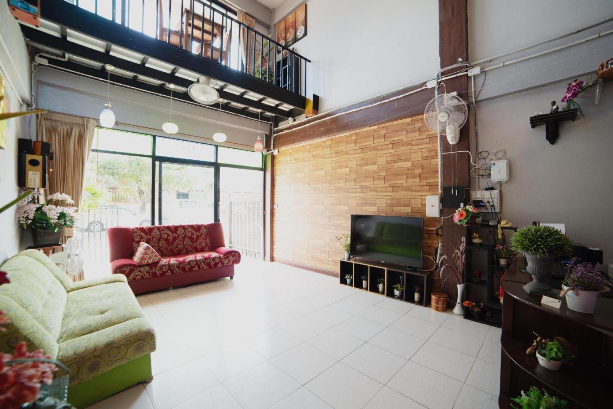 Oyo 465 Krung Kao Traveller Lodge Phra Nakhon Si Ayutthaya Dış mekan fotoğraf